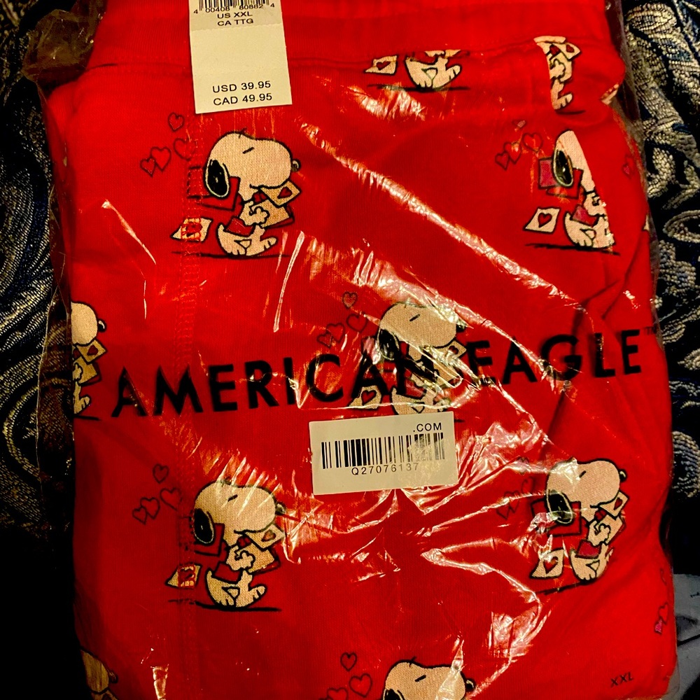 American eagle men snoopy Valentine sweatpants new Xxl